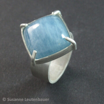 Silberring mit quadratischem Aquamarin