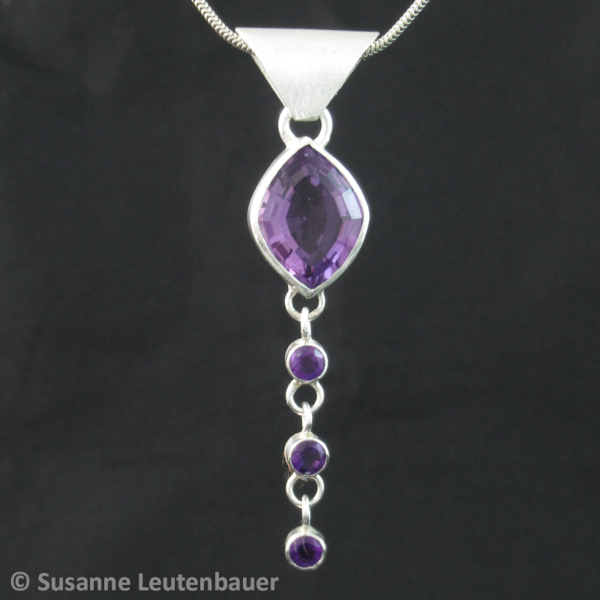 Anhänger mit Amethysten